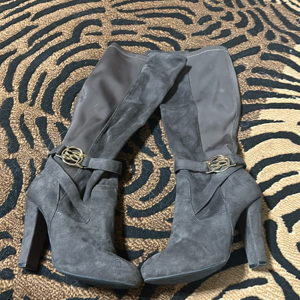 Gray Suede Bebe size 6